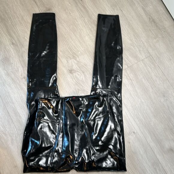 Spanx Faux Patent Leather Leggings in Classic Black Size S - Picture 4 of 16